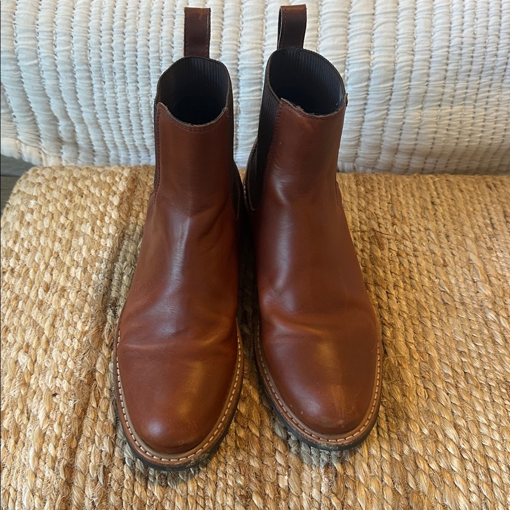 Nisolo Carmen Chelsea Boot in Brandy - Picture 4 of 6